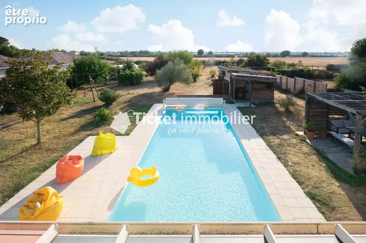 Villa t6 215m2 terrain 5558m2 constructible, piscine au sel liner neuf, aquathermie 2 puits, 4kw panneaux, double veranda 72m2,  - photo 3