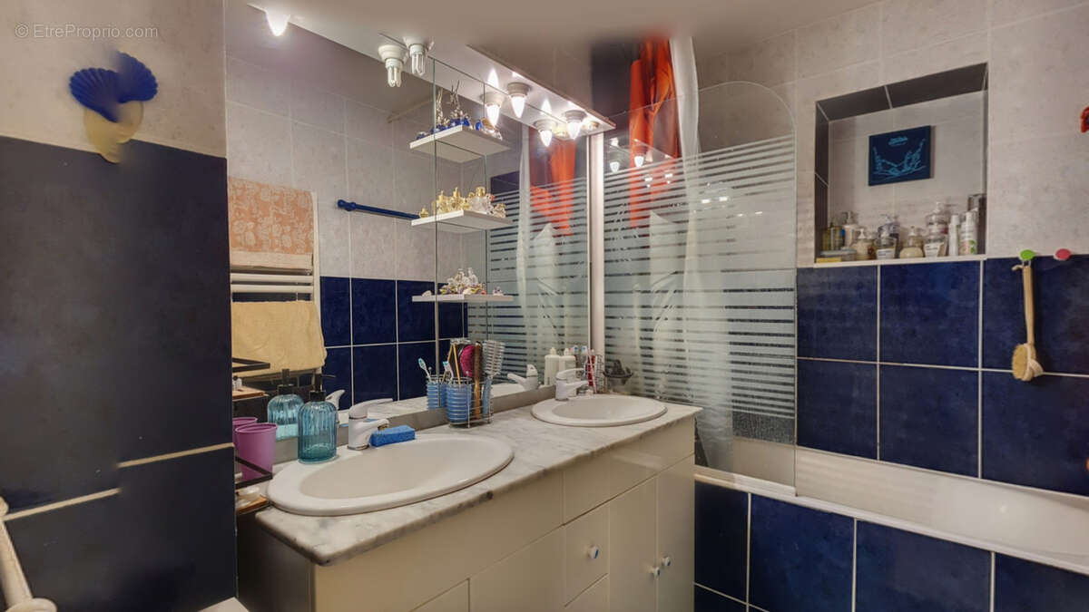 Maison à LA TOUR-DU-PIN