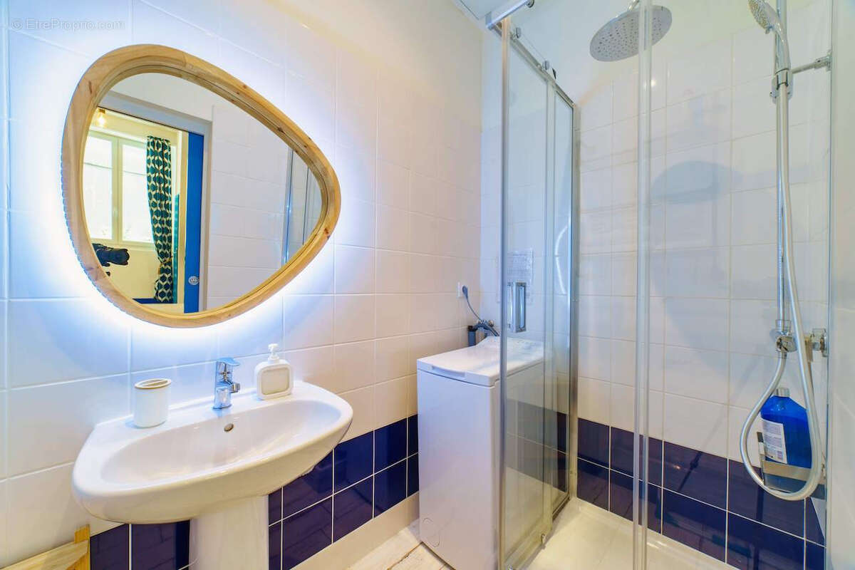 Appartement à MARSEILLE-1E