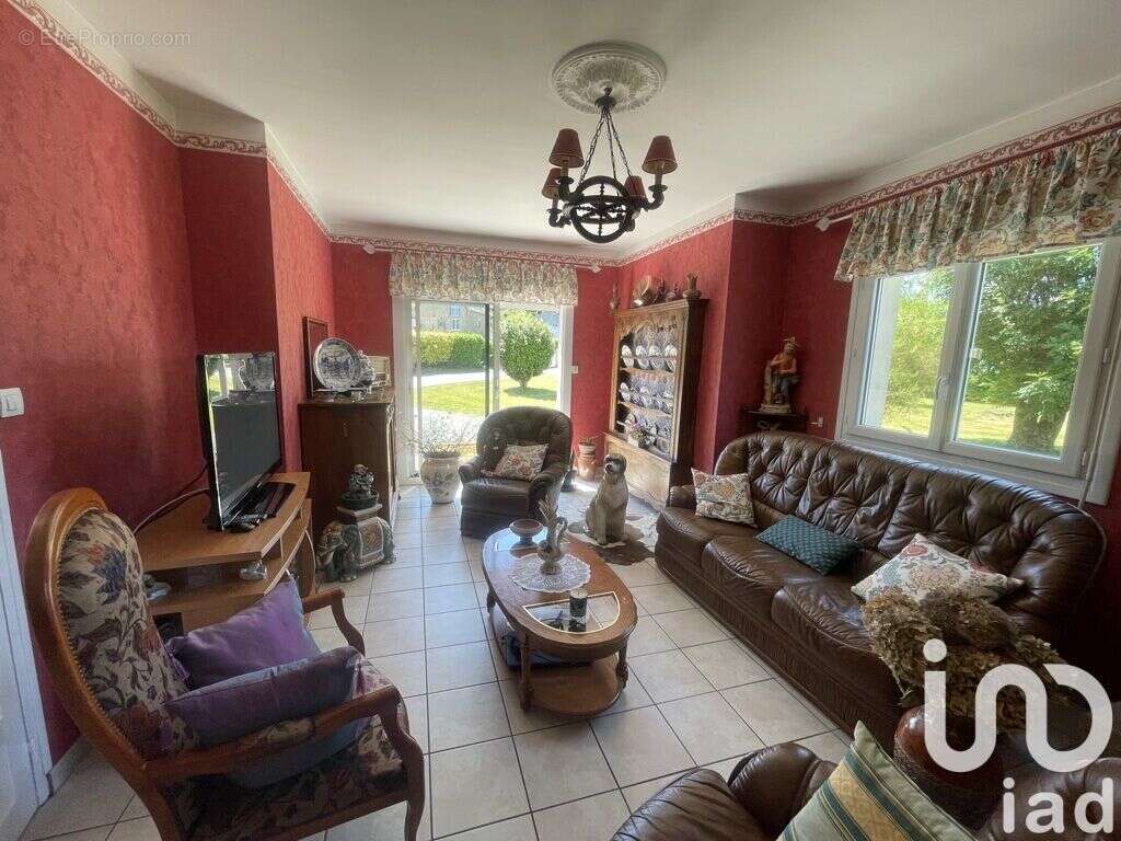 Maison 144 m² à Saint-Vran  - photo 3