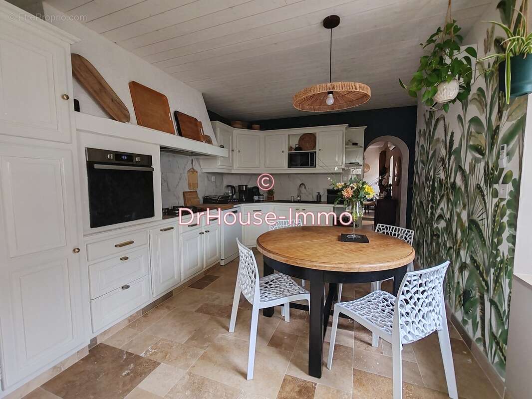 Maison à SAINTE-GEMME-LA-PLAINE