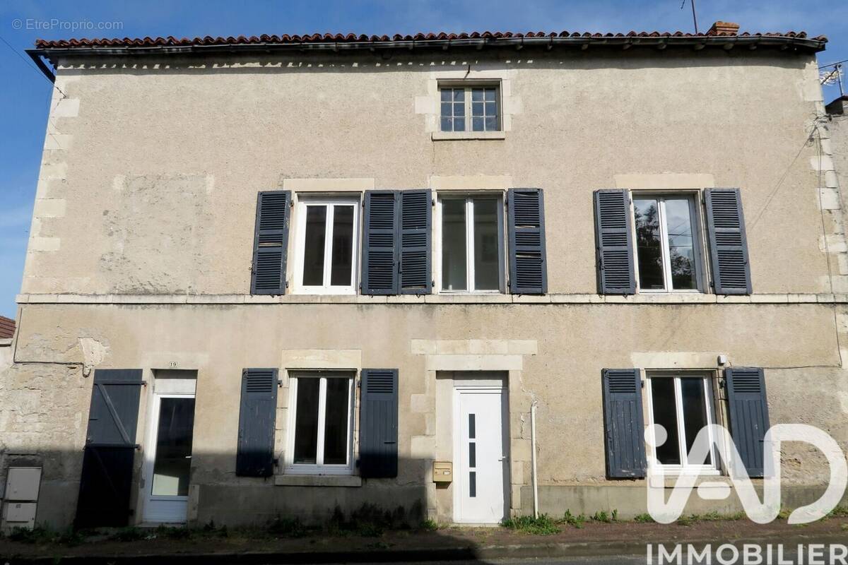 Photo 1 - Maison à SAINT-SAVIN