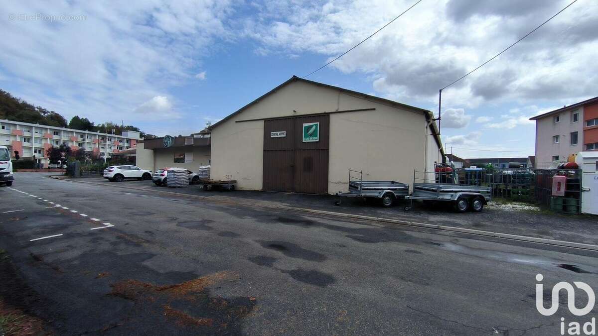 Photo 2 - Commerce à ARTIX