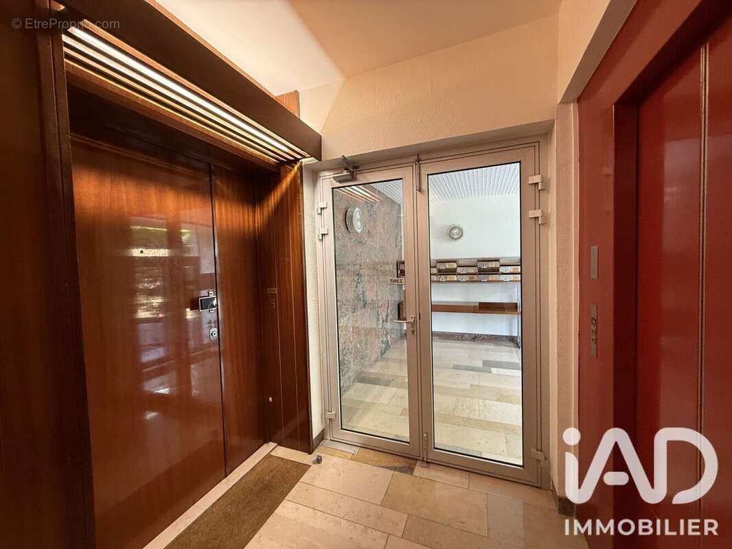Photo 8 - Appartement à CALUIRE-ET-CUIRE