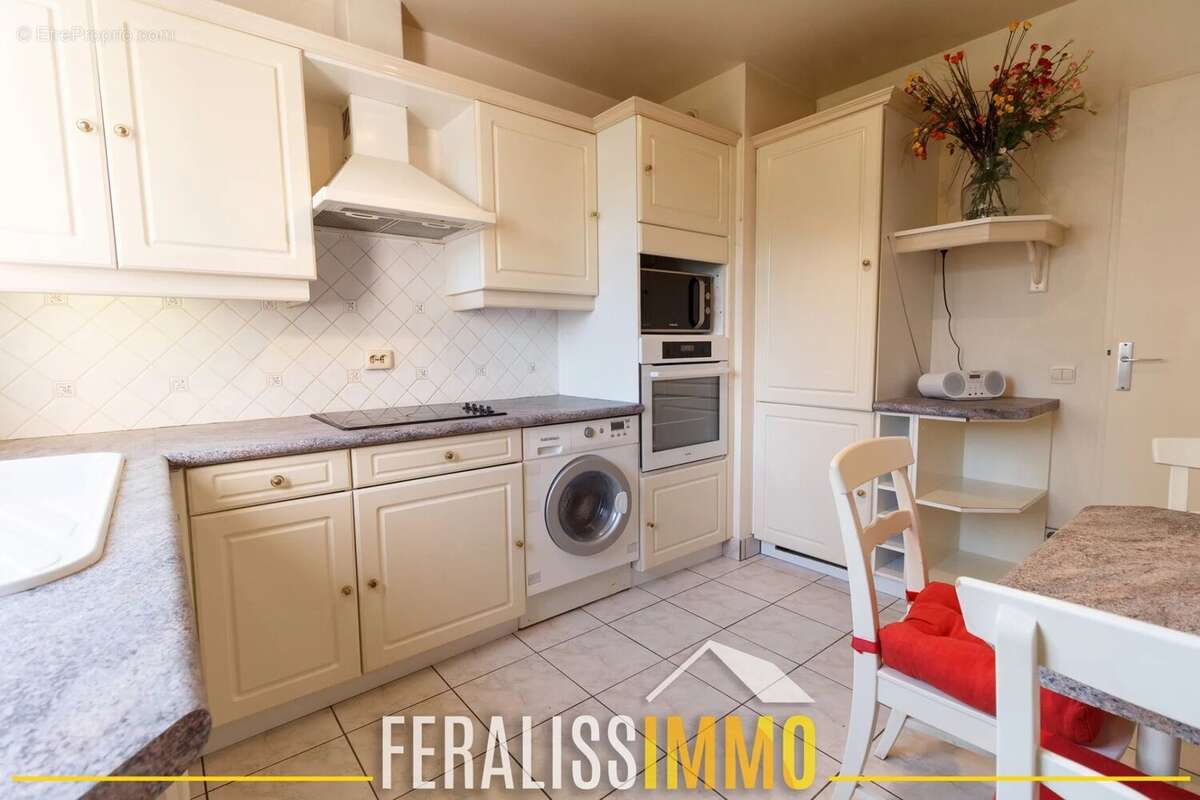 Appartement F2/F3 avec balcon, parking et cave - Emplacemen - photo 8