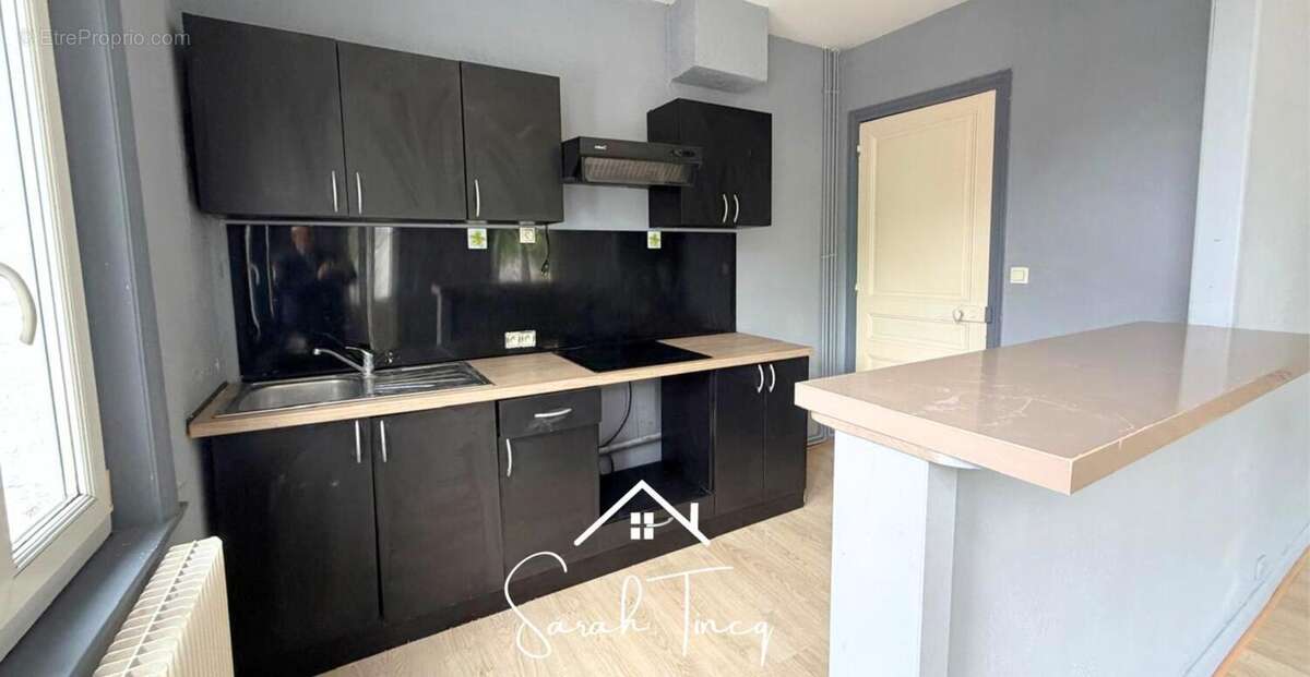Appartement 259 m² à Lens  - photo 4