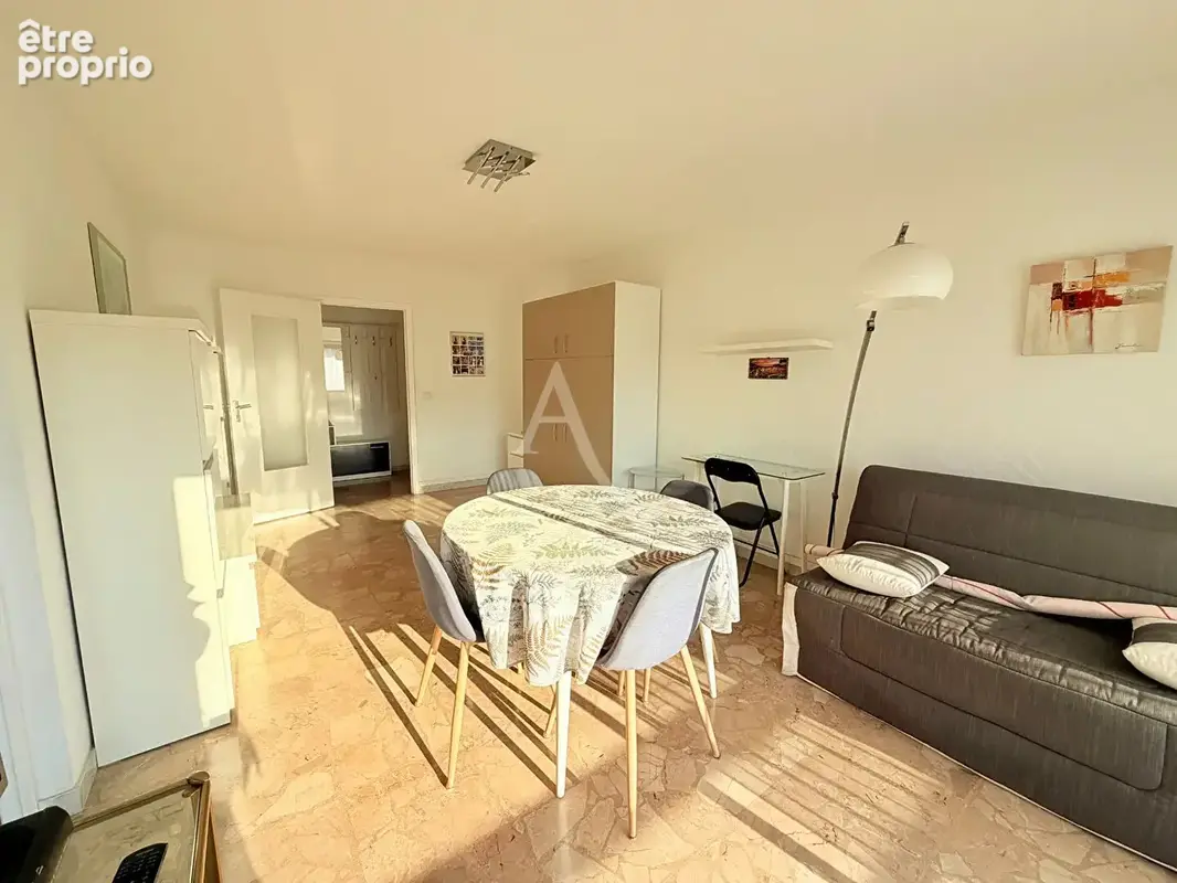 CAGNES SUR MER  BEAU  F1 avec belle Terrasse Parking Cave 35 m2 près de la mer - photo 3