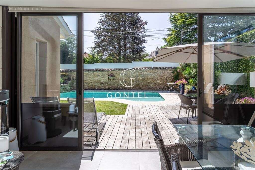 Maison à SAINT-CYR-AU-MONT-D'OR