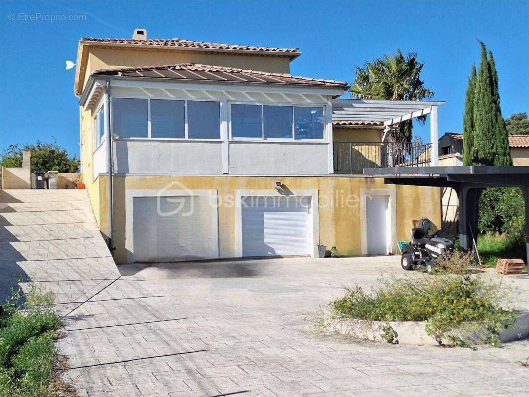 Villa de 255m², 3 chambres, garage, atelier, sur 2254m² de terrain - photo 3