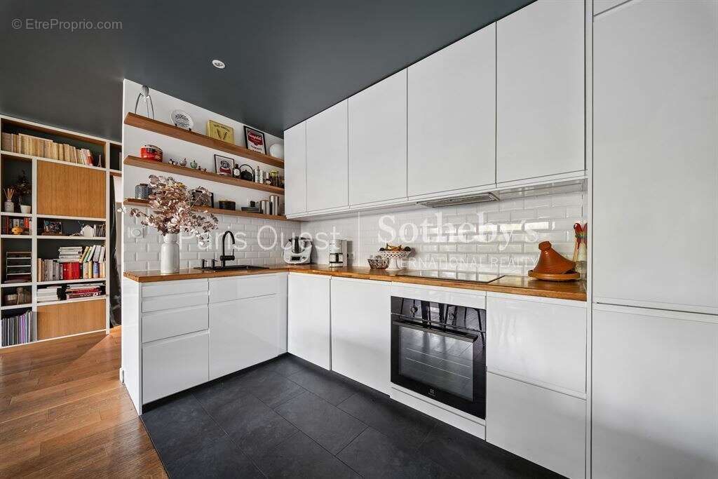 Appartement à NEUILLY-SUR-SEINE