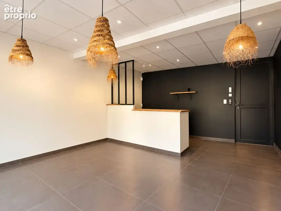 MONTCHENOT ENSEMBLE IMMOBILIER : Local commercial de 28m² et Maison de 190m² - photo 2
