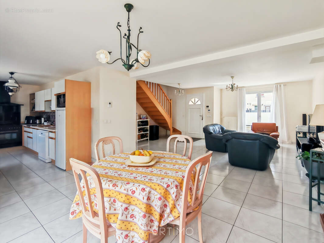 Maison à ROISSY-EN-BRIE