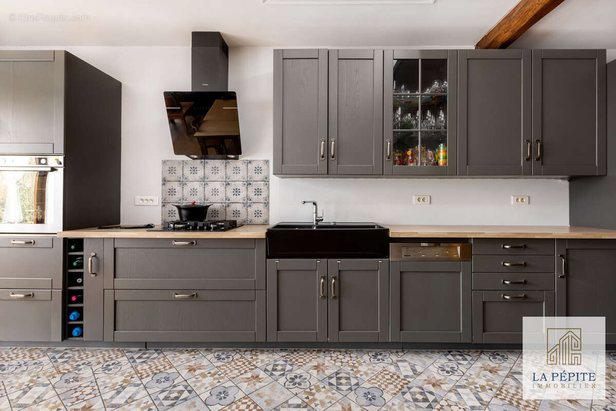 Maison à QUIEVRECHAIN