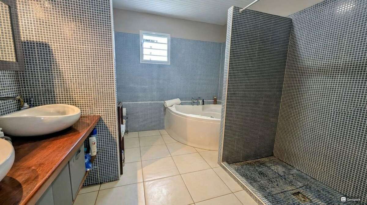 Maison à SAINTE-ROSE