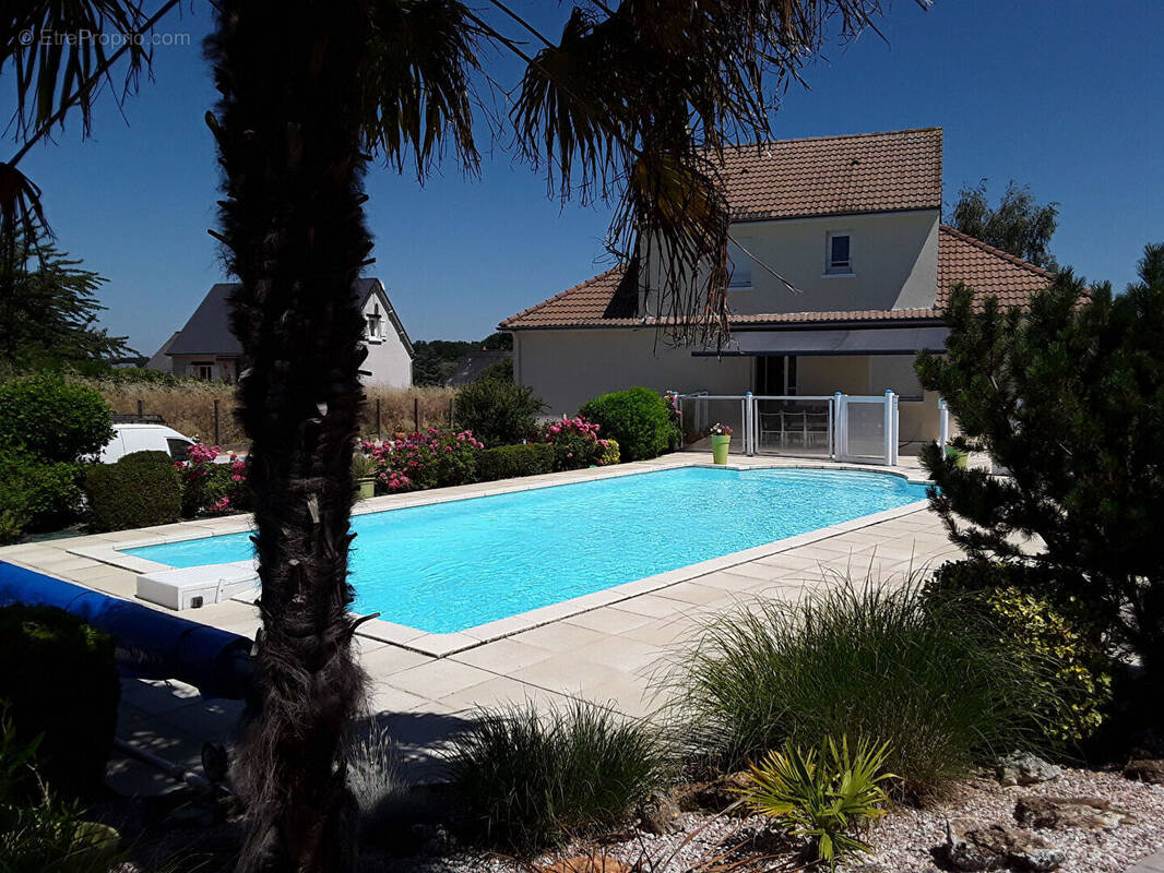 Maison à PARCAY-MESLAY