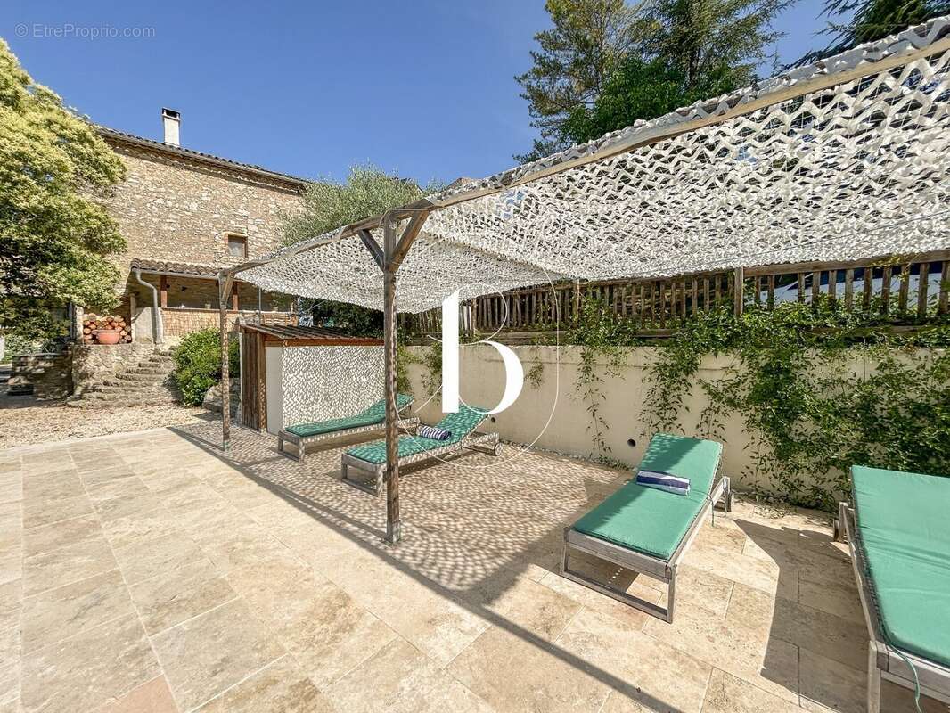 Maison à BARJAC