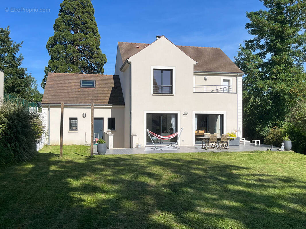 Maison à CRESPIERES