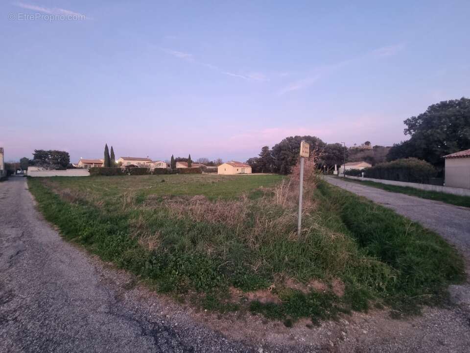 Terrain à MONTSEGUR-SUR-LAUZON