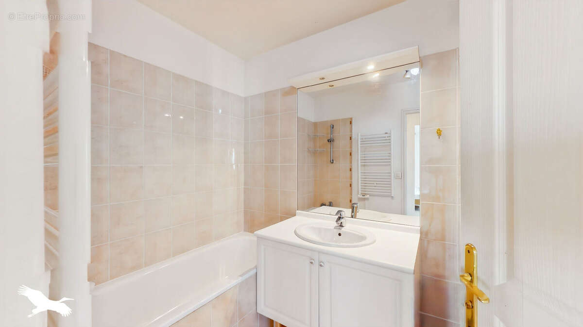 Appartement à MARSEILLE-2E
