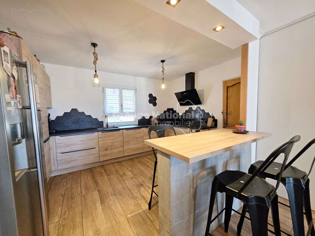 Maison 4 pièces avec piscine à vendre à Saint-Chamas - photo 4