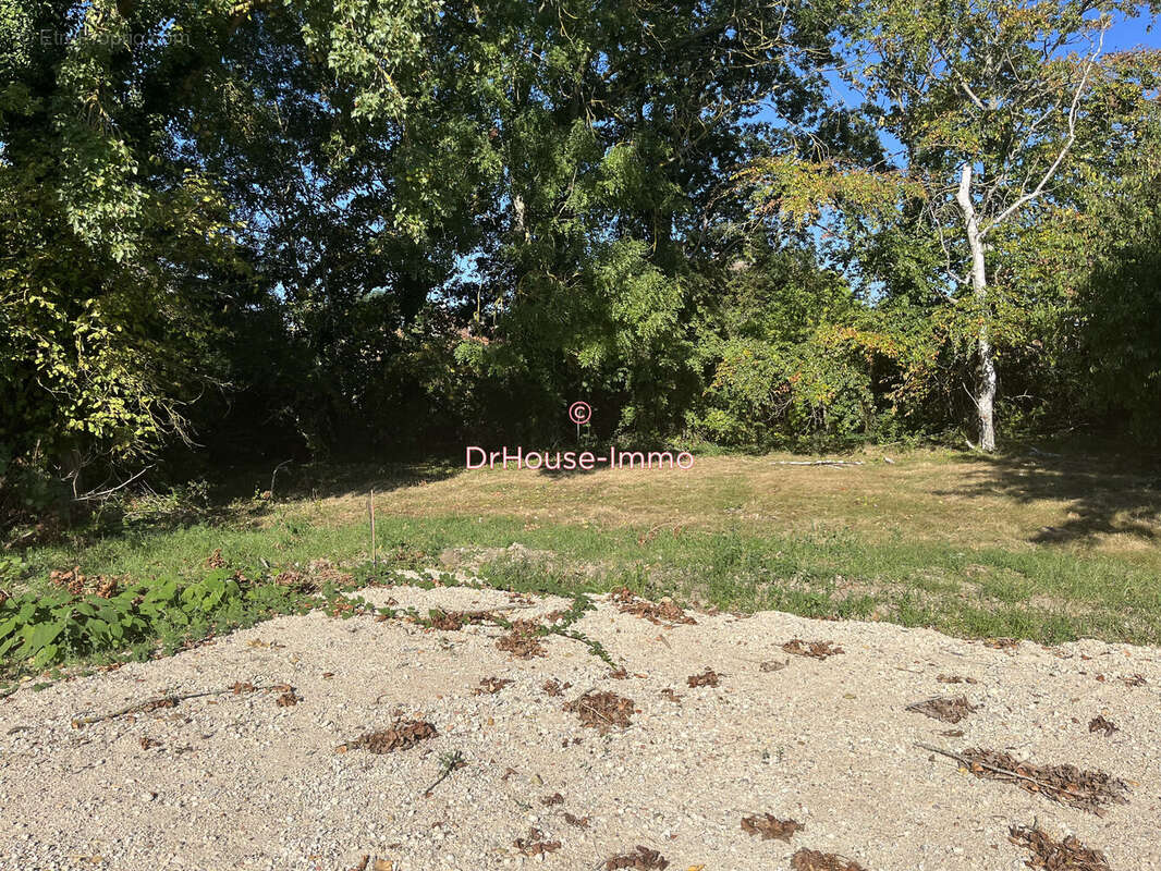 Terrain 633 m² à Gometz-La-Ville  - photo 3