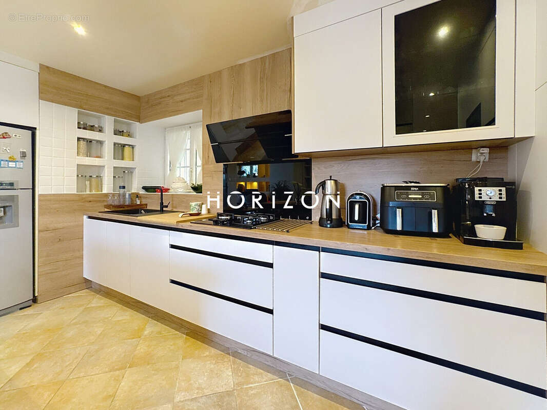 Maison 201 m² à Peyzieux-Sur-Saone  - photo 5
