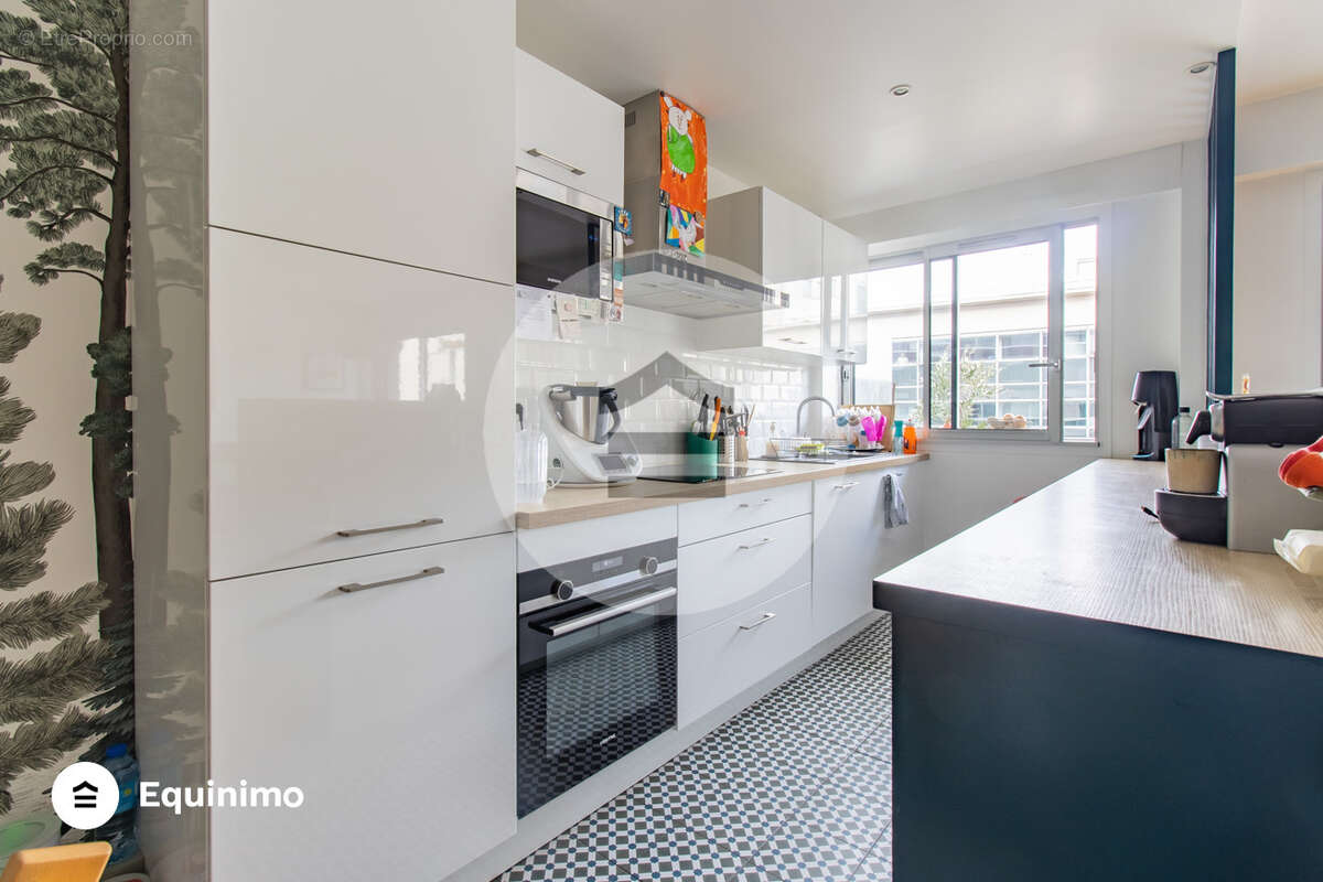 Appartement à PARIS-15E