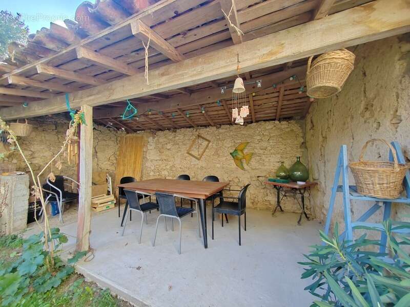 Charmante maison en pierre de 106 m² avec jardin et dépendances à VALENCE SUR BAISE (32) - photo 5