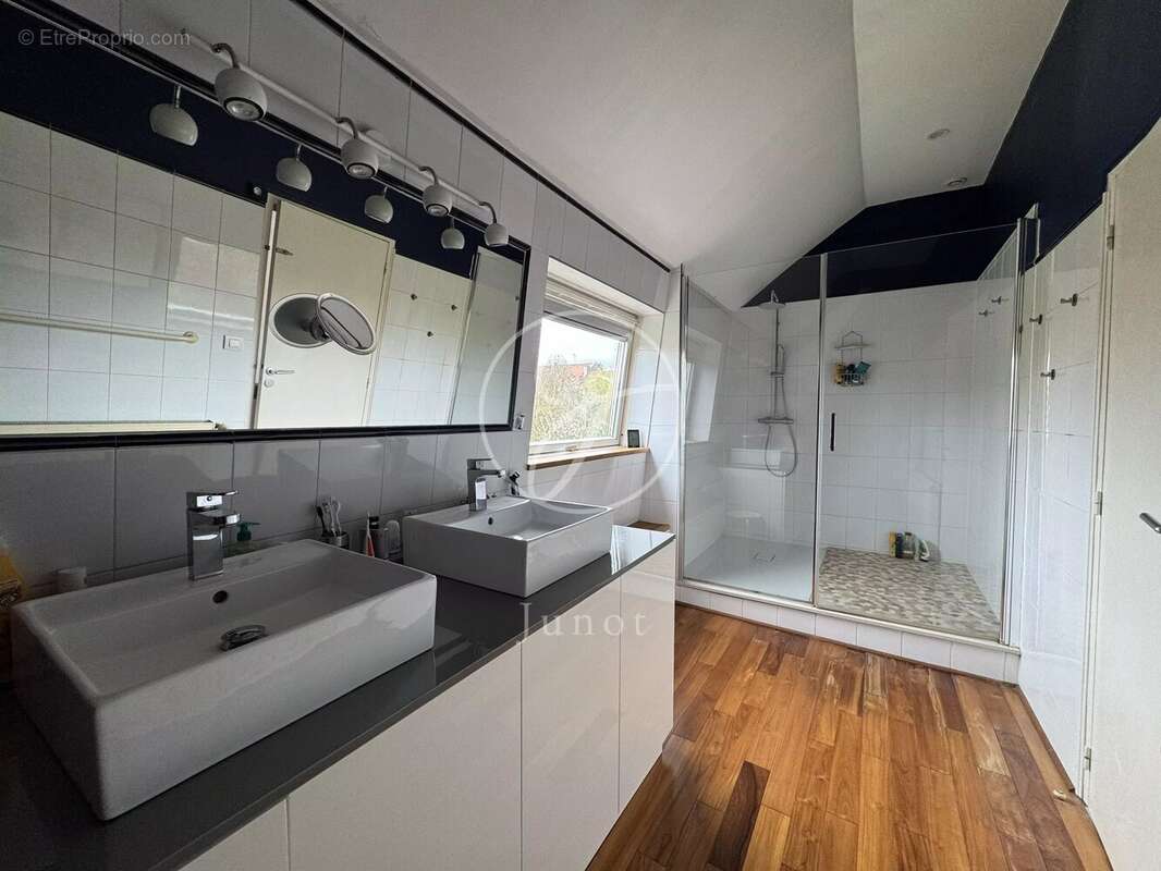 Maison à MARCQ-EN-BAROEUL