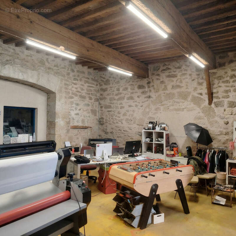 Commerce à PEZENAS