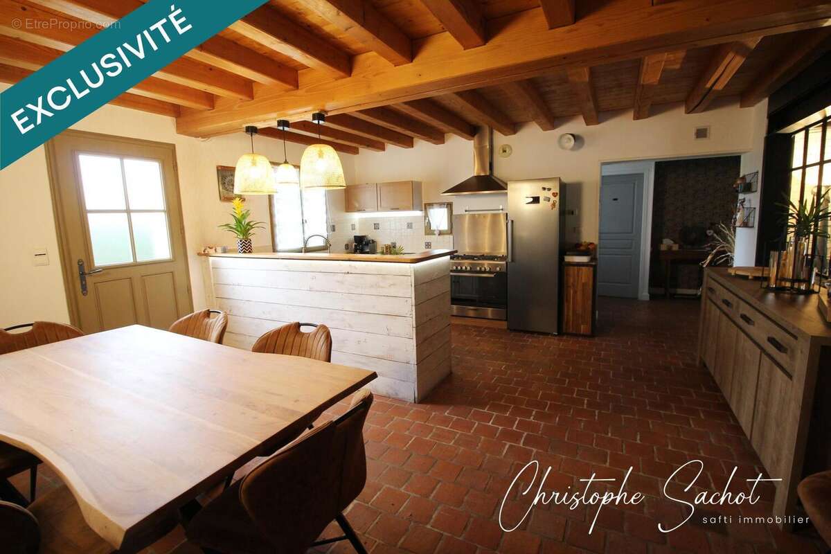 Photo 4 - Maison à PRISSE-LA-CHARRIERE