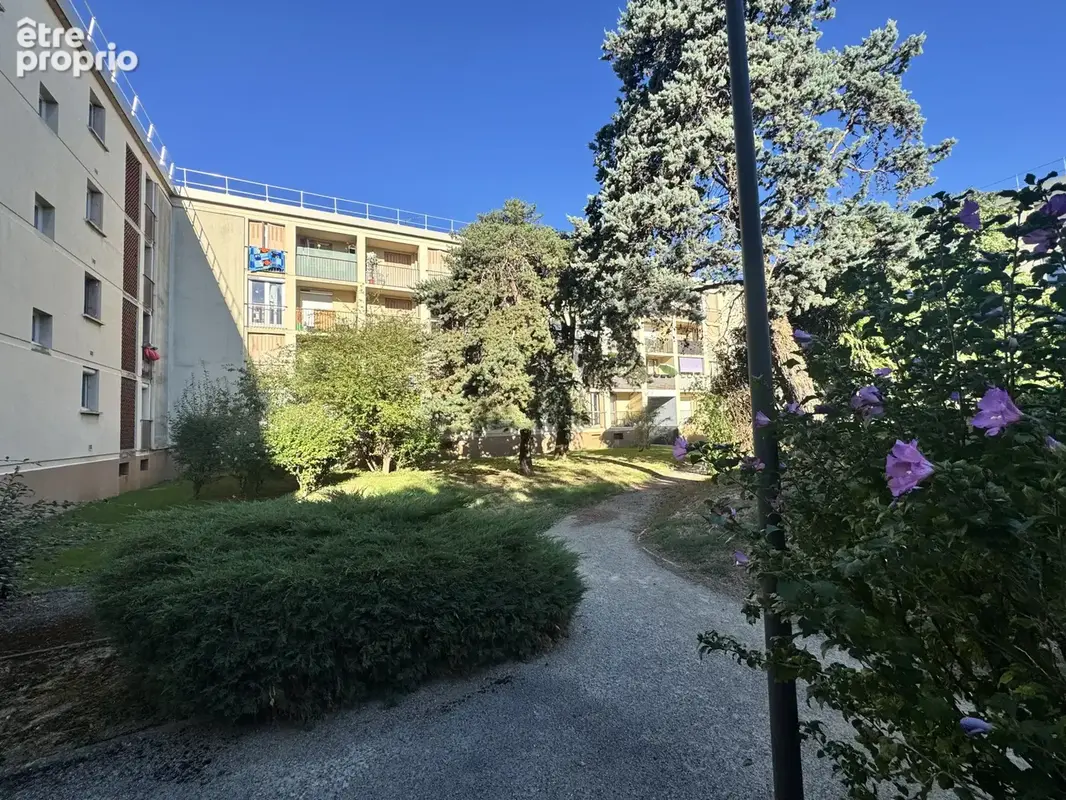 GUILHERAND-GRANGES   T3 de 60 m2 avec terrasse, loggia et cave - photo 12