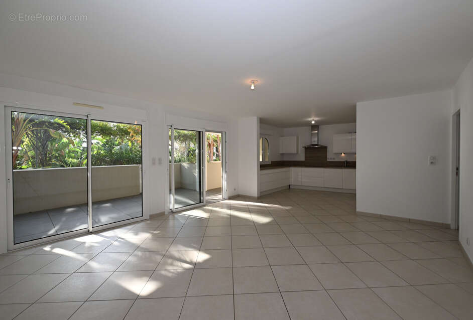 Appartement à LA LONDE-LES-MAURES