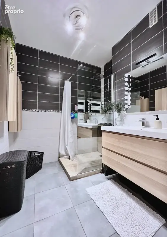 Saint‑Étienne - Quartier Cité du Design - T5 traversant 123 m2 - Séjour 50 m2 - Double balcon - Garage 27 m2 - photo 8