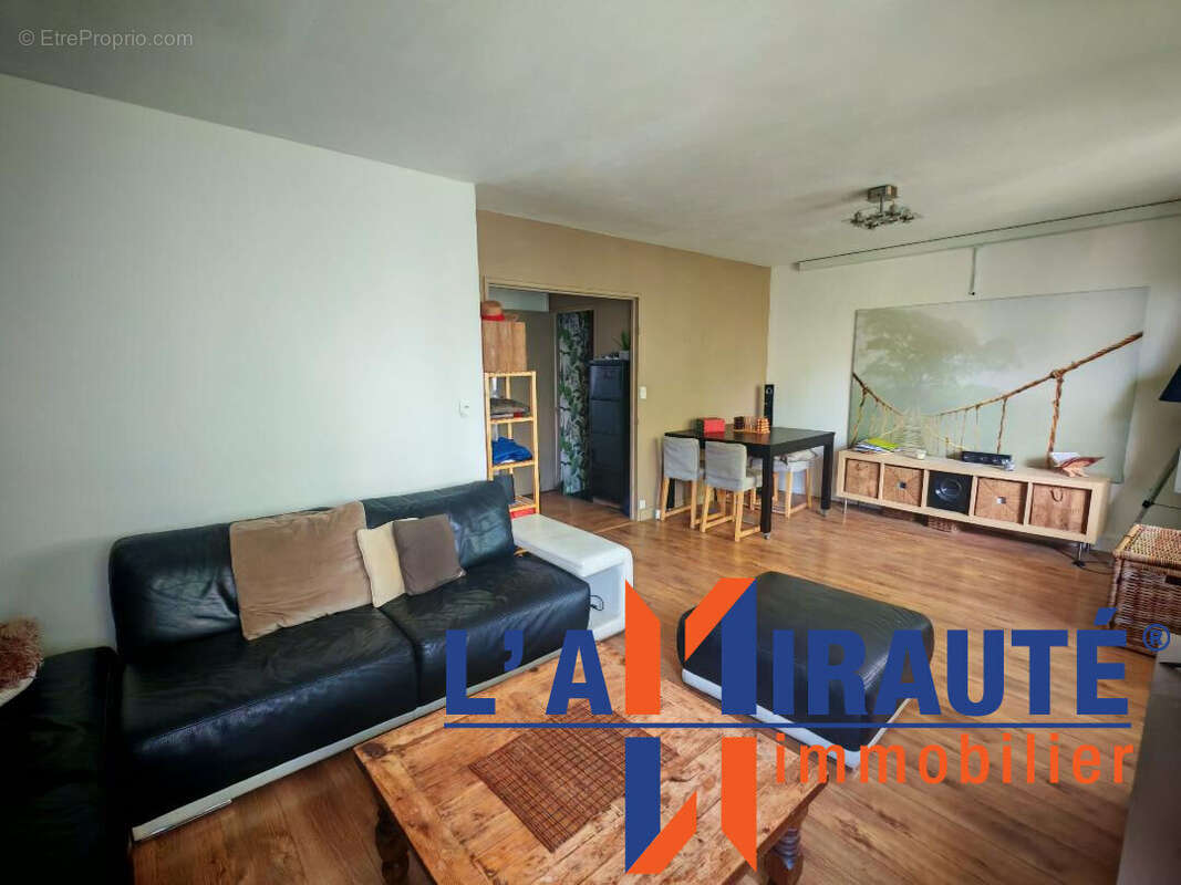 Appartement à SARTROUVILLE