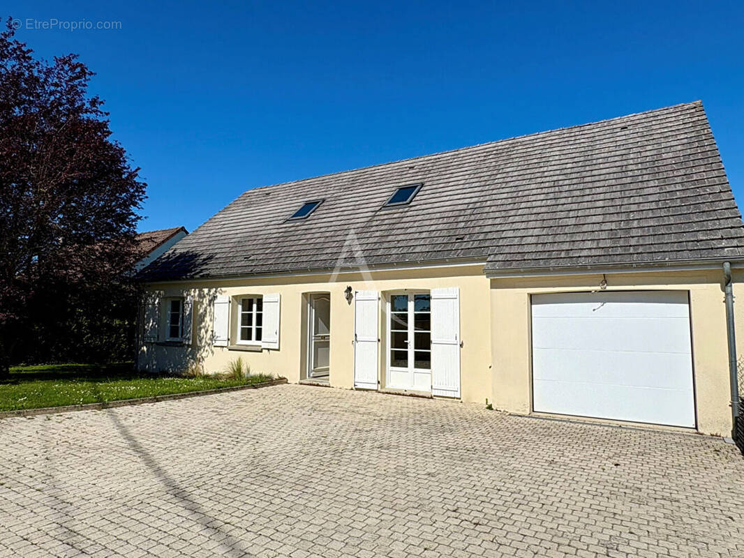 Maison à TRAINOU