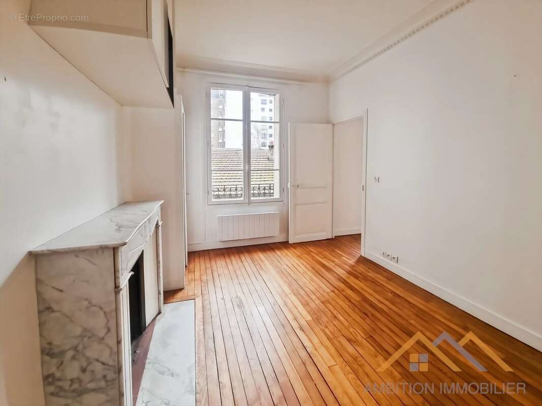 Appartement à PARIS-15E