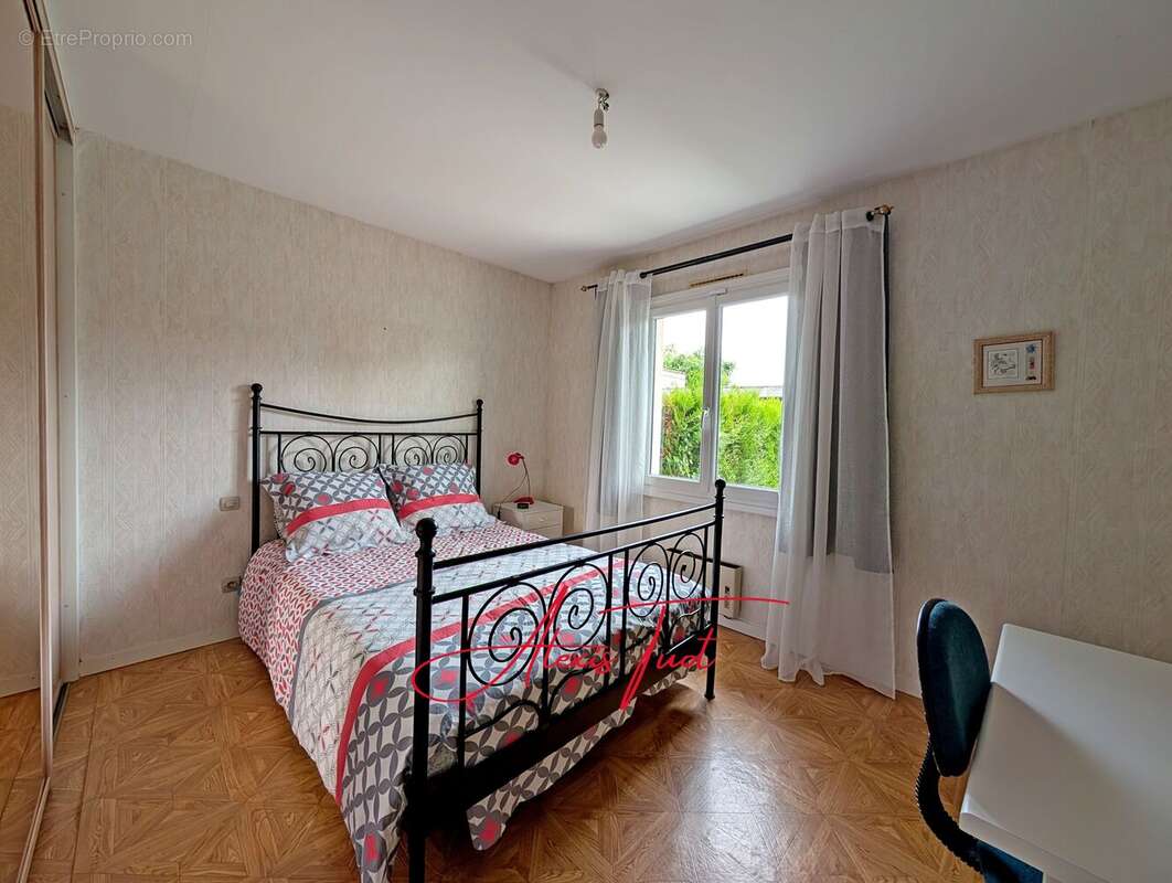Maison à AMBARES-ET-LAGRAVE