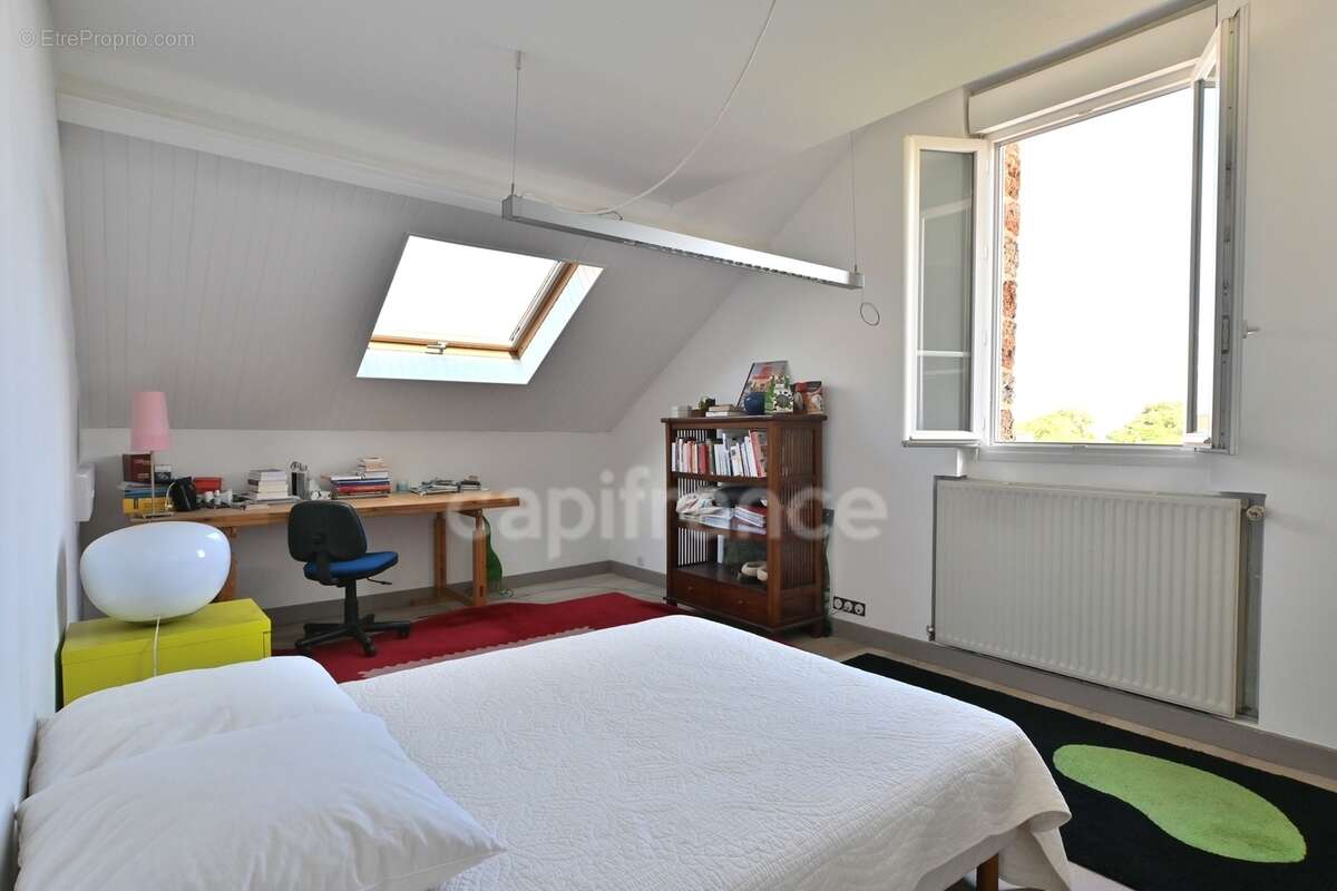 Maison à vendre 7 pièces CONFLANS SAINTE HONORINE (78) - photo 16