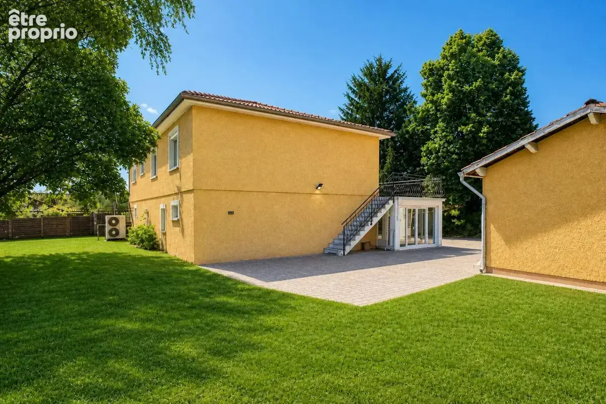 Maison familiale avec jardin, garage, piscine et atelier - photo 31
