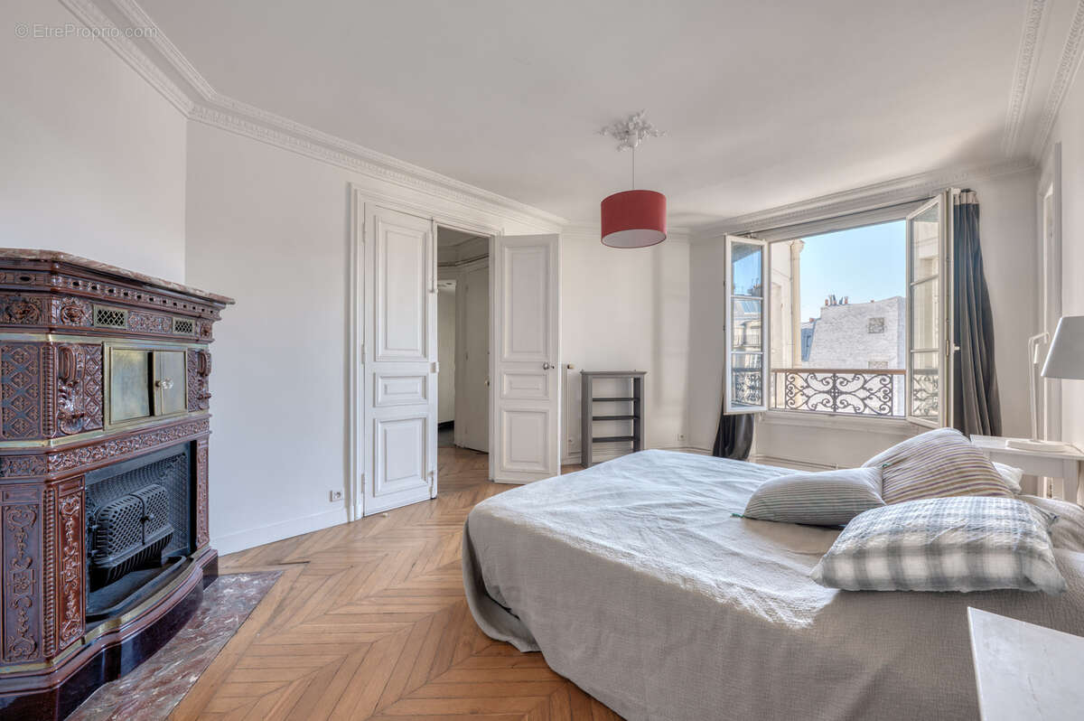 Appartement à PARIS-9E