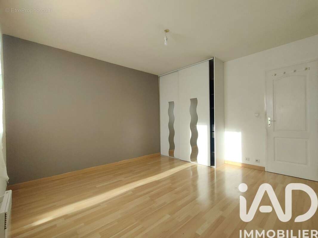 Maison 91 m² à Courgenay  - photo 7
