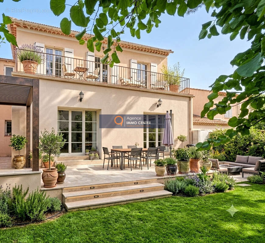 Maison à CUERS