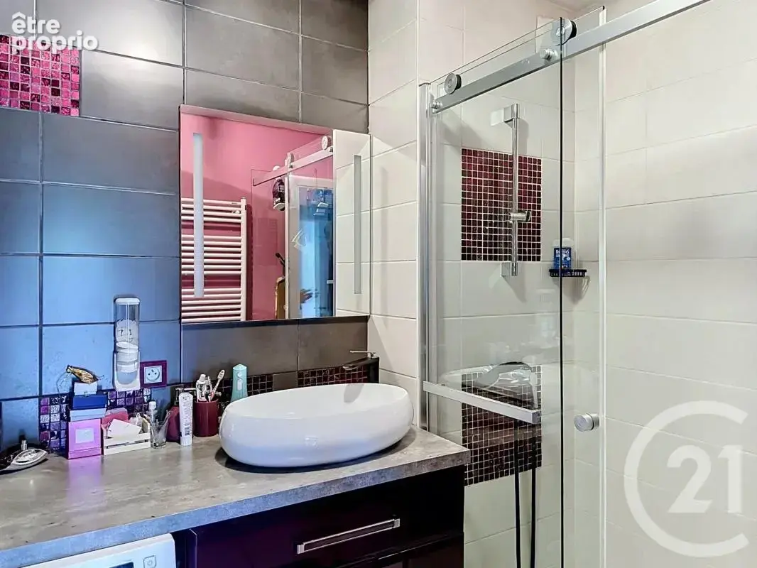 Appartement 67 m² à Venissieux  - photo 7