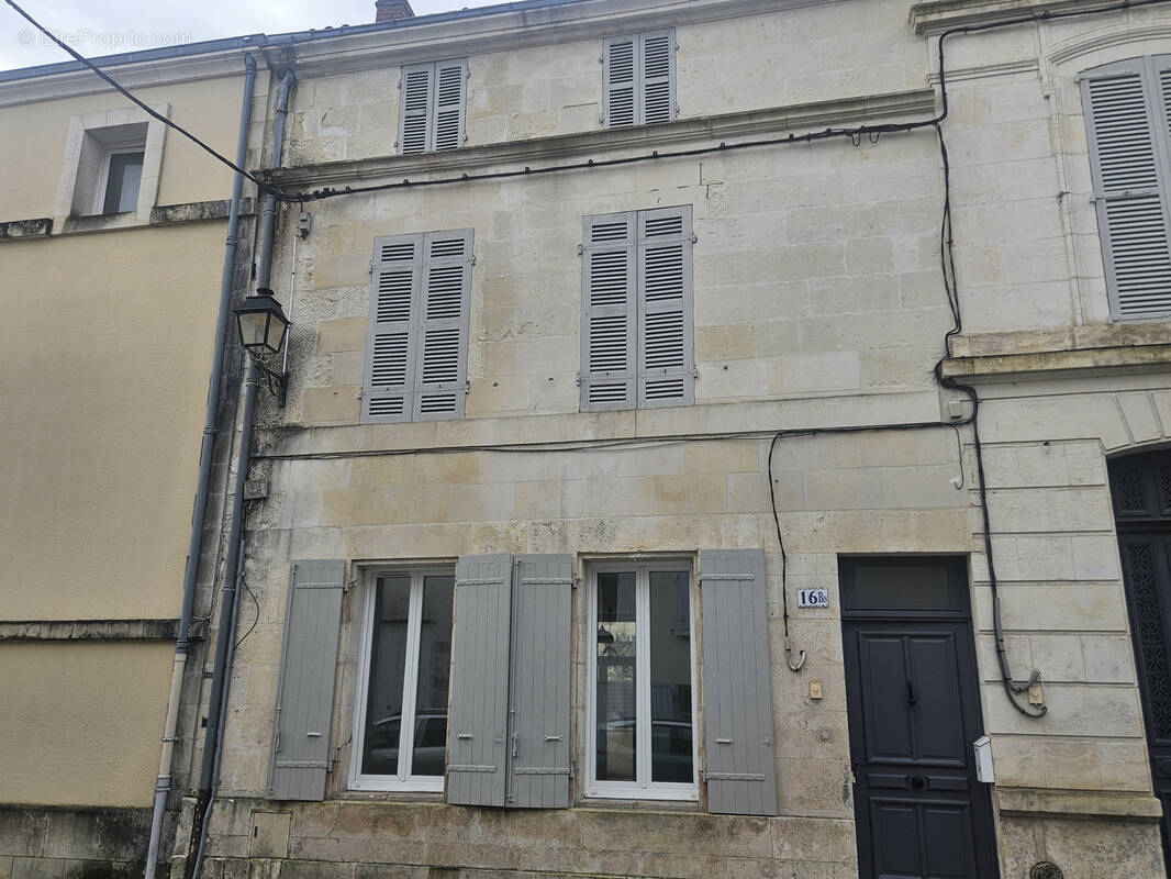Maison à SAINTES
