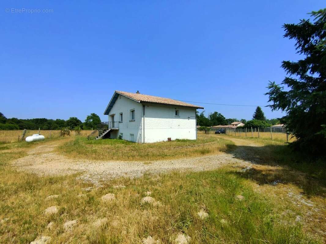 Maison à CABANAC-ET-VILLAGRAINS