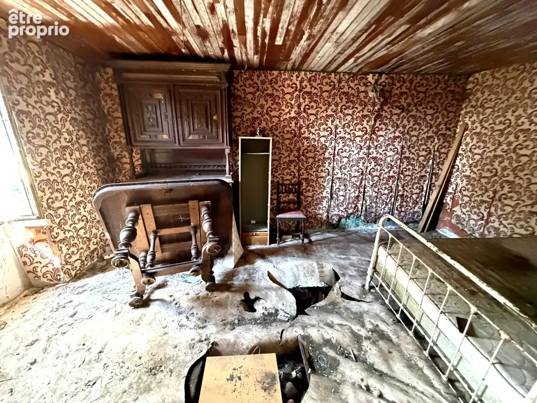 En exclusivité   Picherande, maison à rénover avec grange, écurie et vue sur le lac Chauvet - photo 9