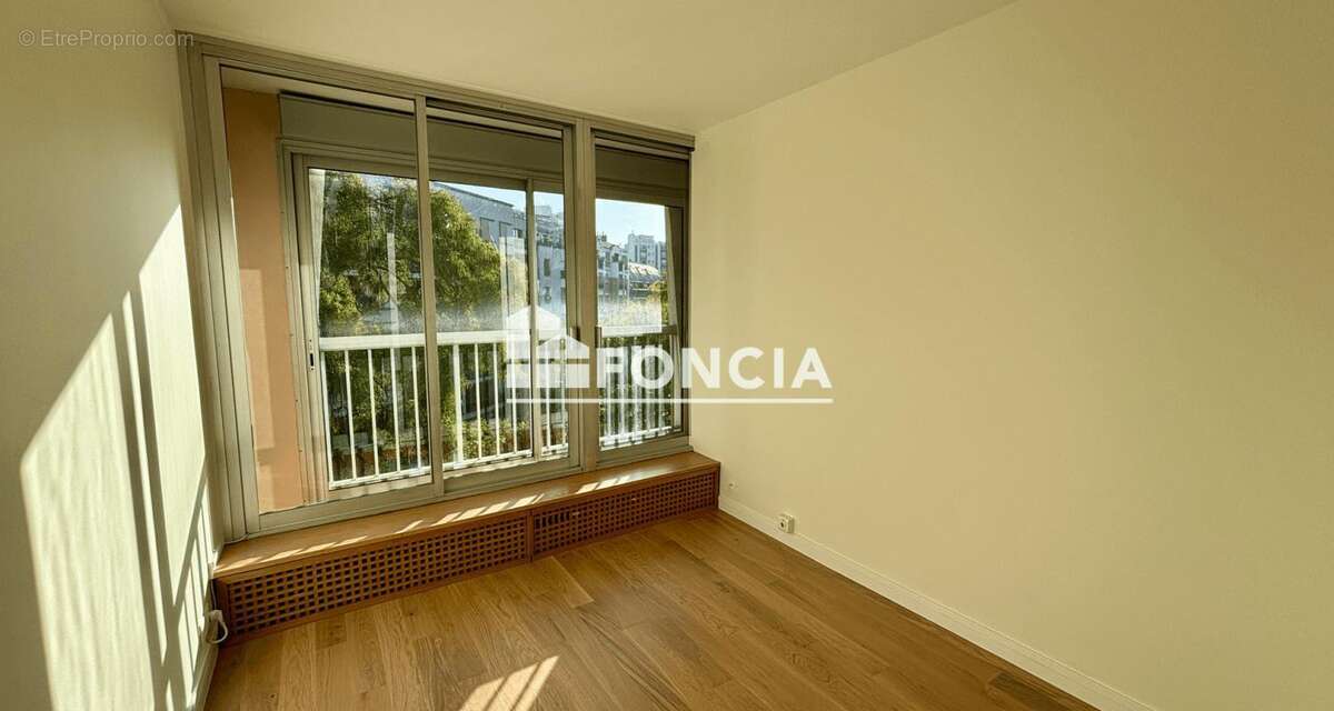 Appartement à PARIS-20E