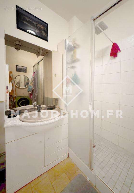 Appartement à MARSEILLE-1E