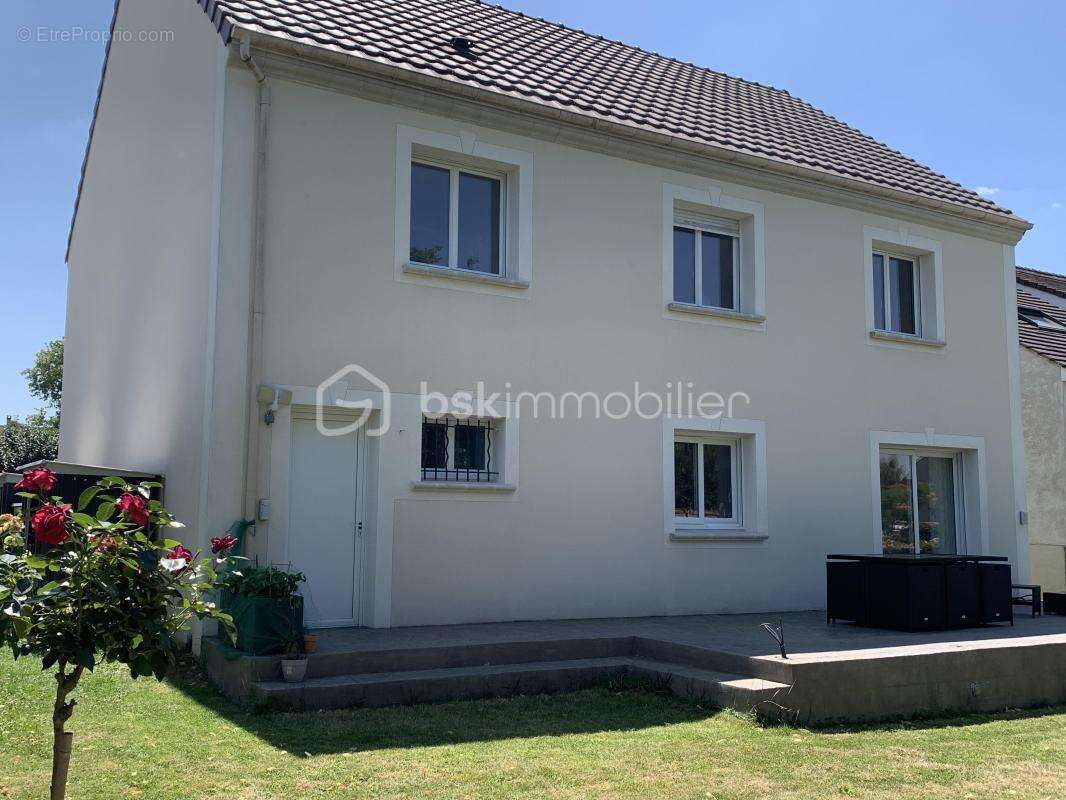 Maison à QUINCY-VOISINS